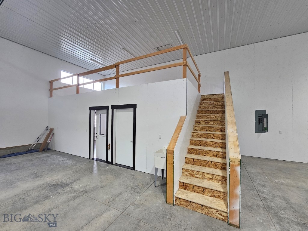190 Skyway Boulevard 4 Property Photo 13