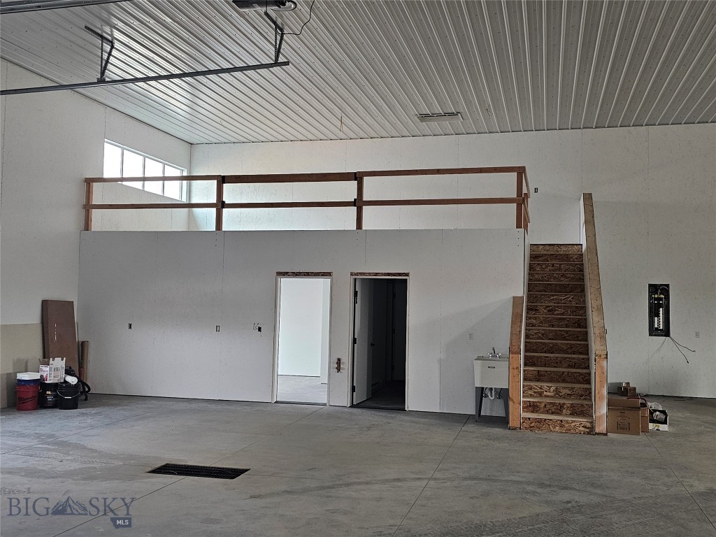 190 Skyway Boulevard 4 Property Photo 14