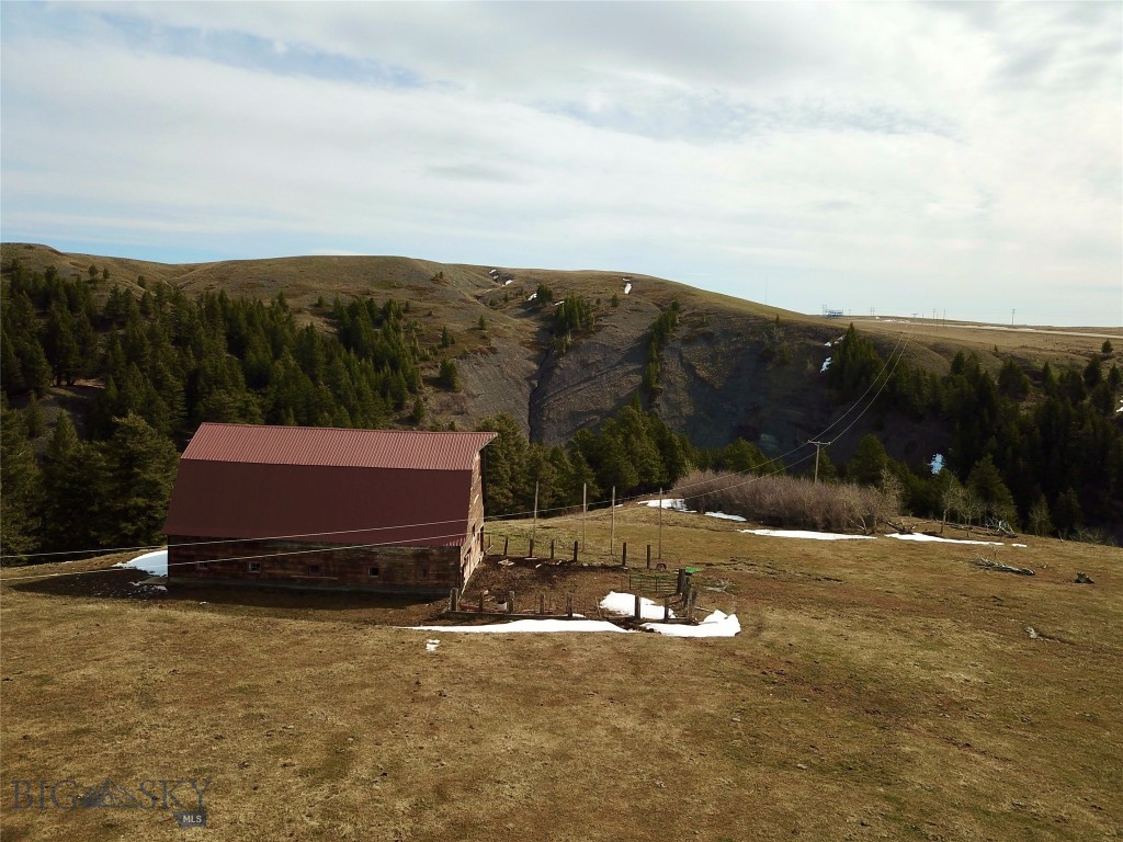 21001 Us Hwy 2 Property Photo 4