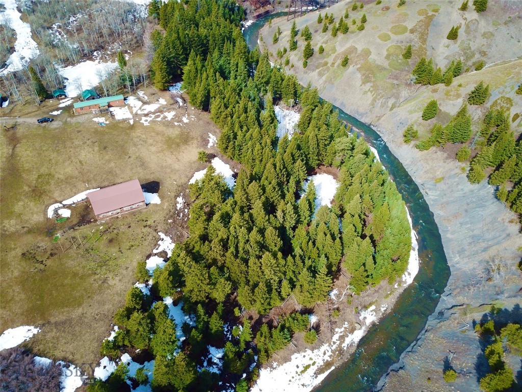 21001 Us Hwy 2 Property Photo 17