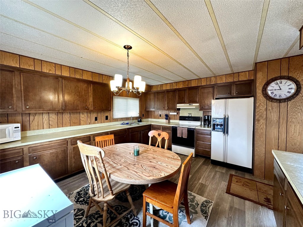 1001 Oregon Street Property Photo 2
