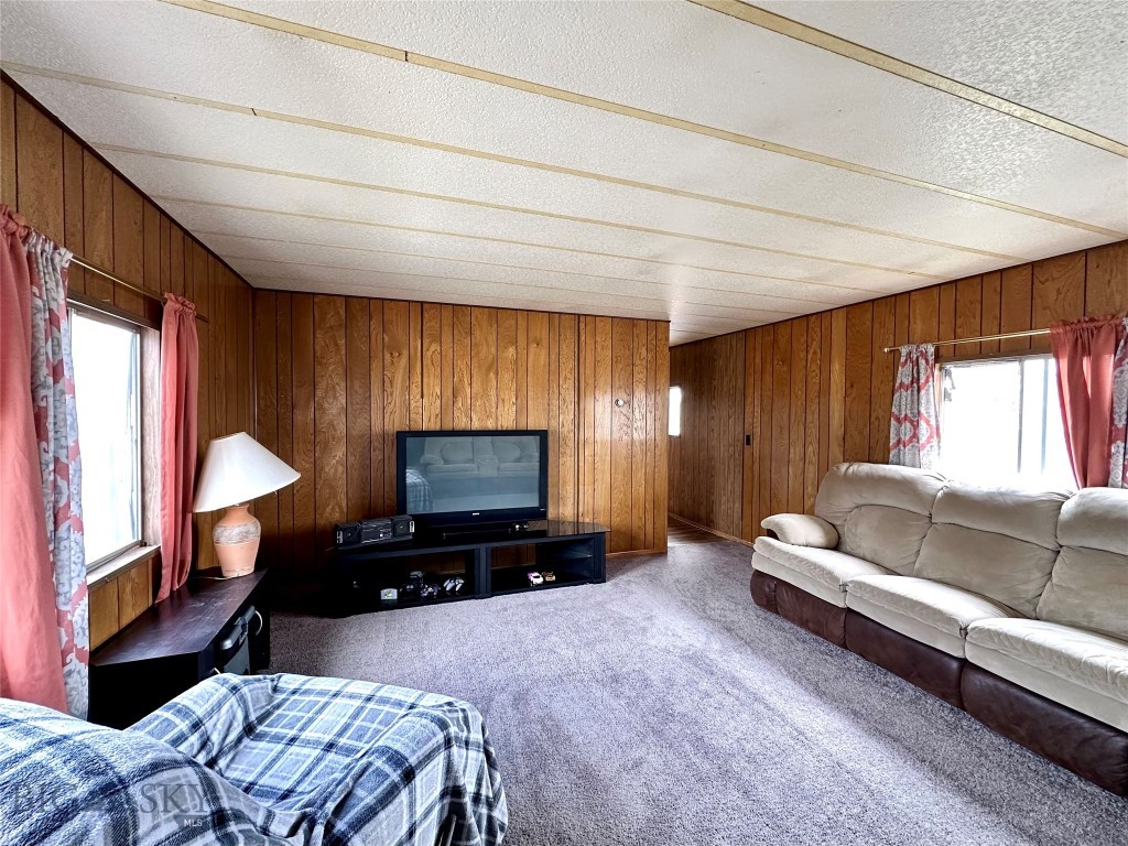 1001 Oregon Street Property Photo 5