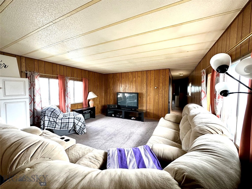 1001 Oregon Street Property Photo 6
