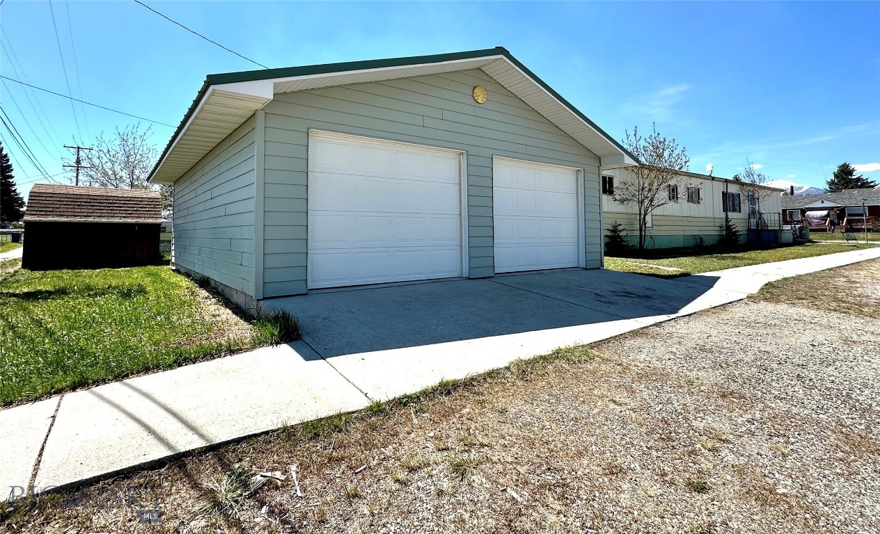 1001 Oregon Street Property Photo 16