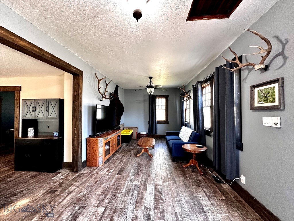 610 Milwaukee Avenue Property Photo 2