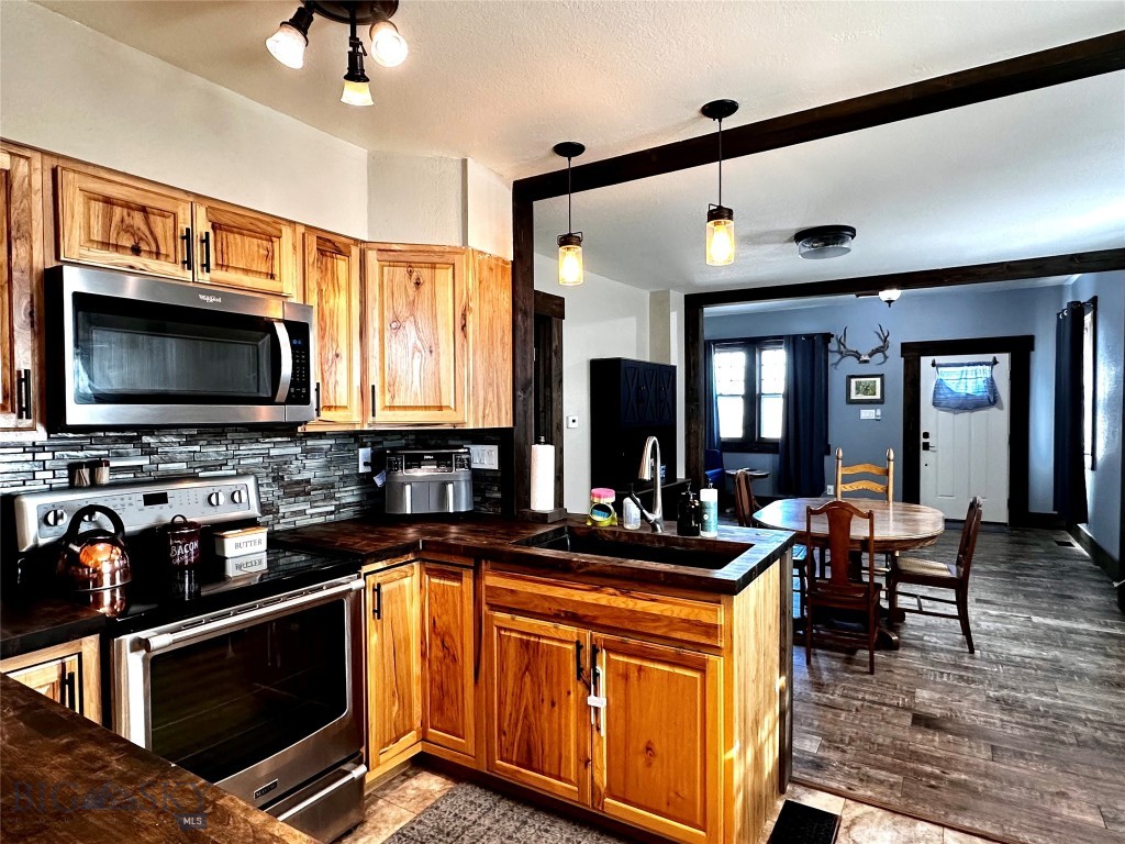 610 Milwaukee Avenue Property Photo 6