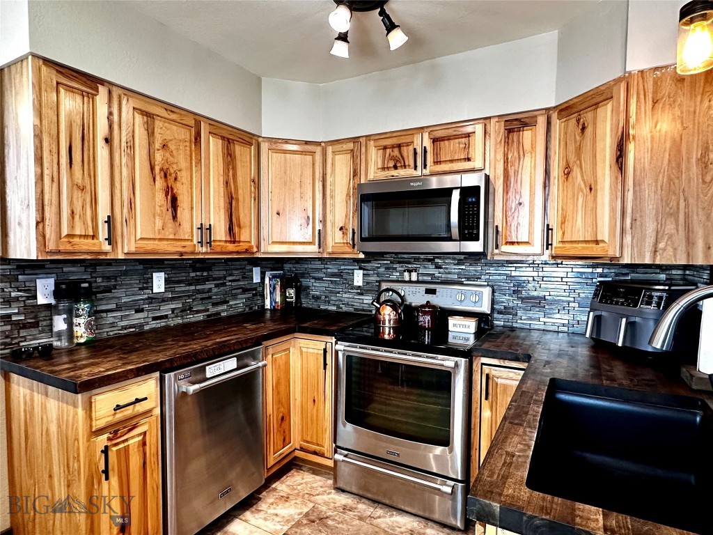 610 Milwaukee Avenue Property Photo 7