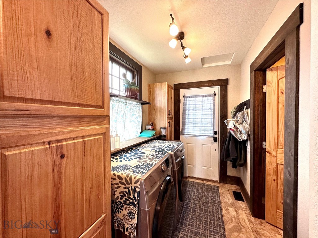 610 Milwaukee Avenue Property Photo 8
