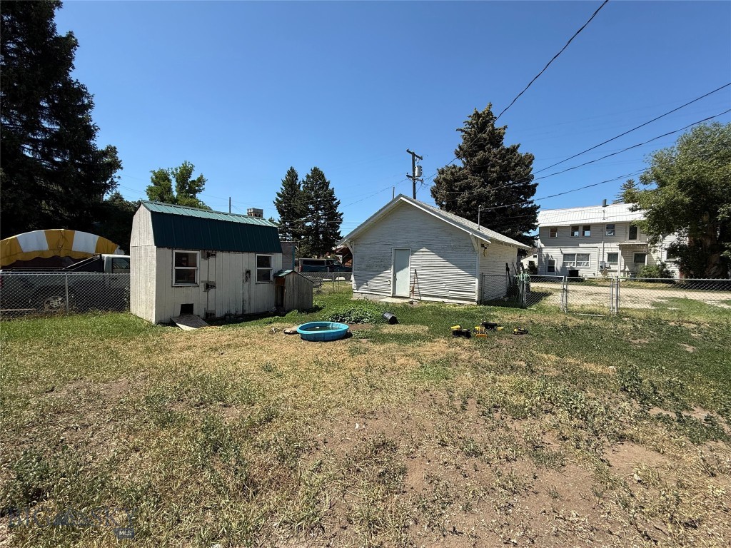 610 Milwaukee Avenue Property Photo 23