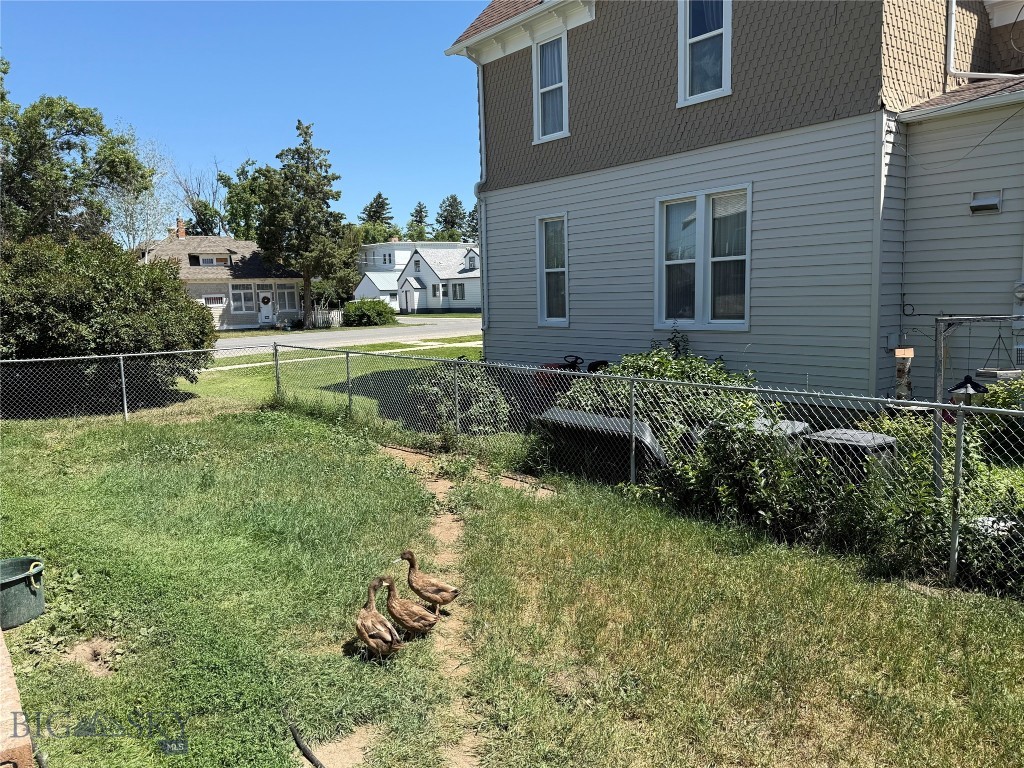 610 Milwaukee Avenue Property Photo 24