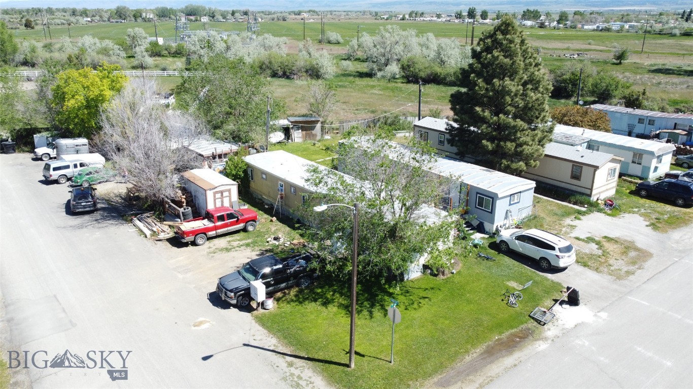 500 N Walnut Street Property Photo 4