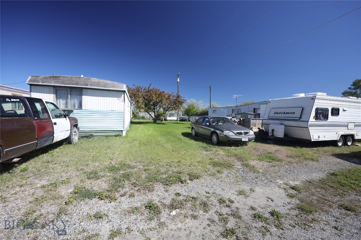 500 N Walnut Street Property Photo 13