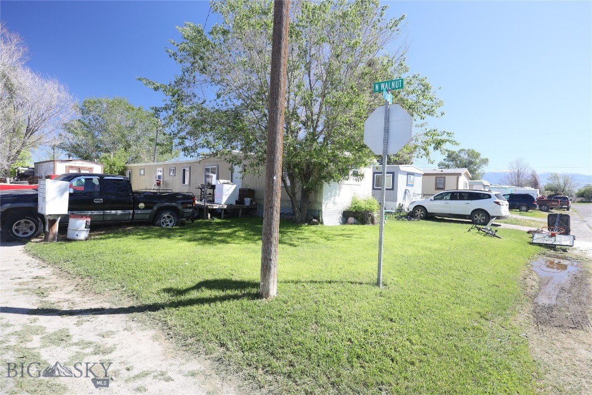 500 N Walnut Street Property Photo 17