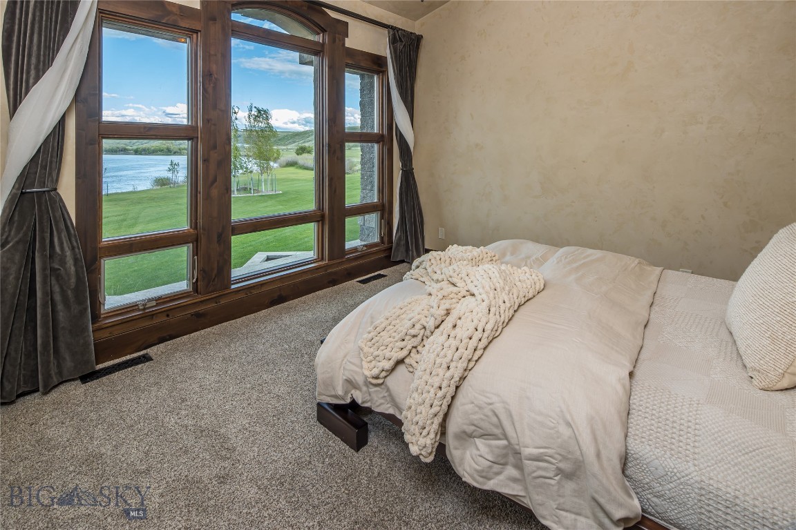 665 Wilson Butte Road Property Photo 6