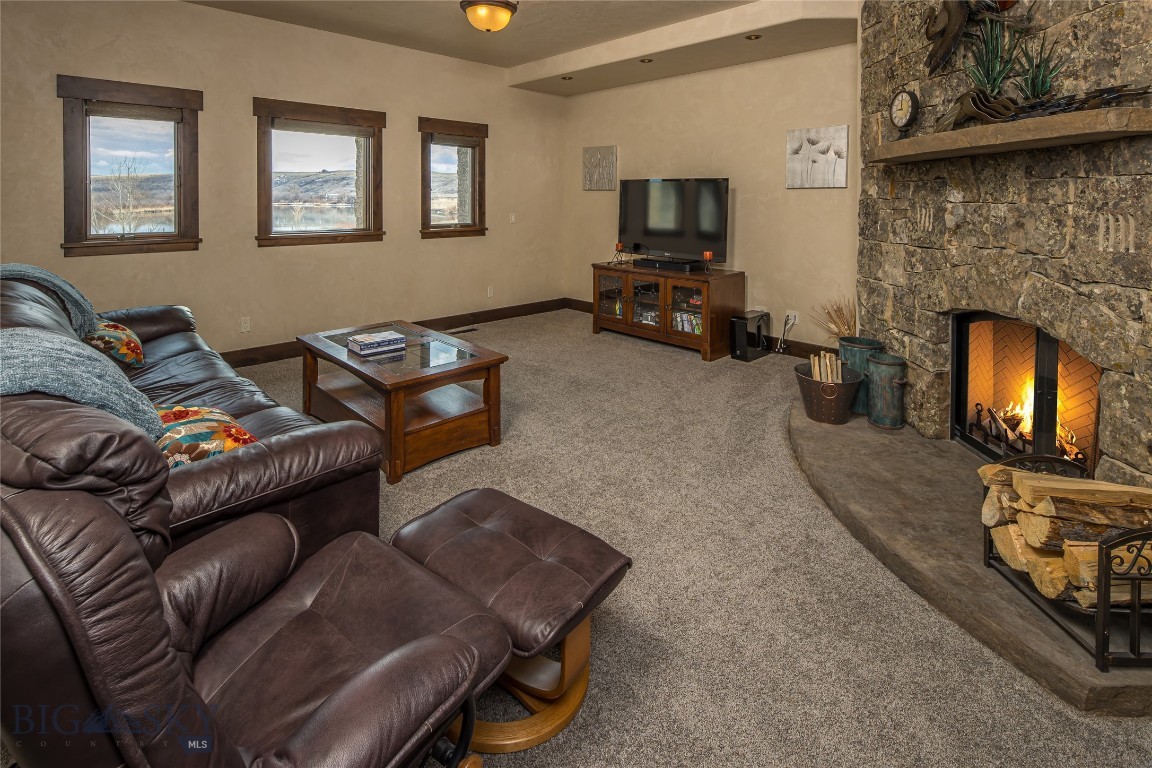 665 Wilson Butte Road Property Photo 22
