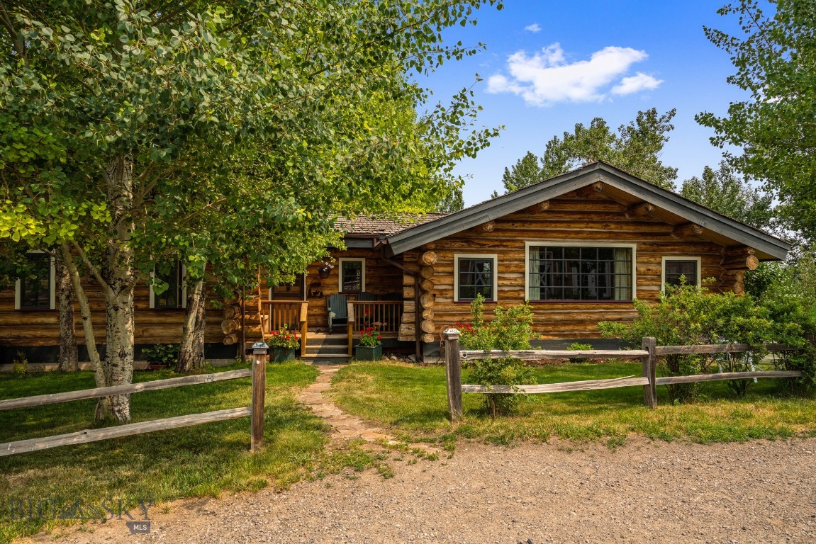 8480 Gooch Hill Road Property Photo 1