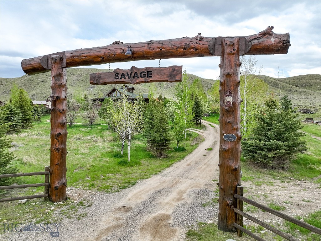 136 Jack Creek Road Property Photo 2