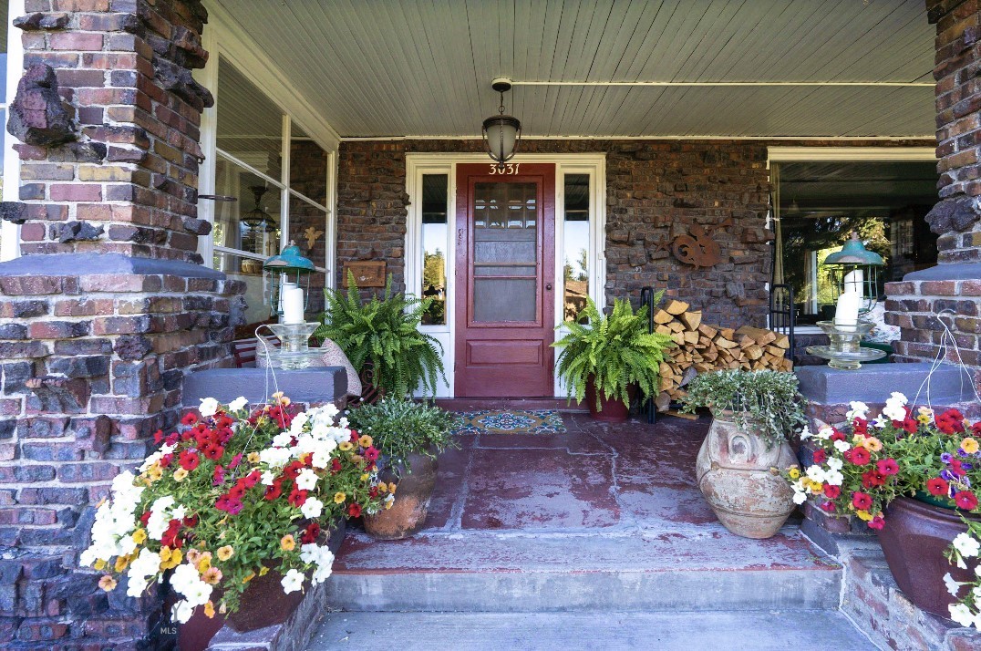 3031 Burlington Property Photo 4