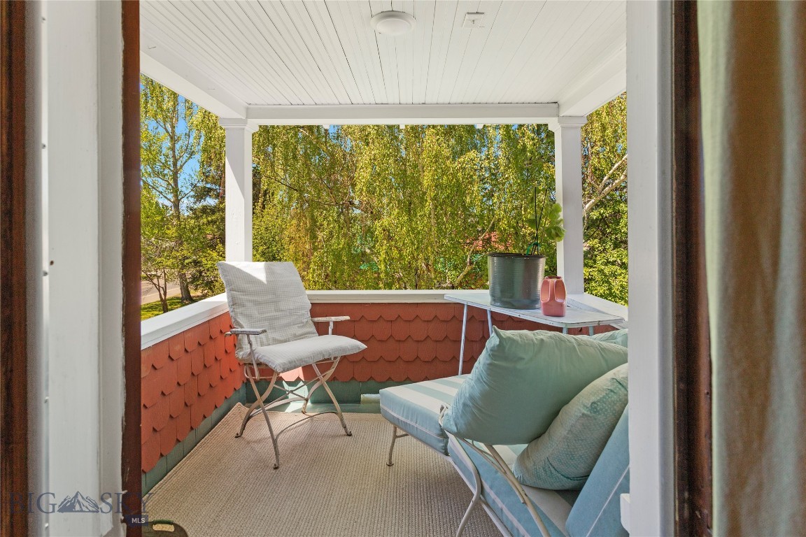 3031 Burlington Property Photo 16