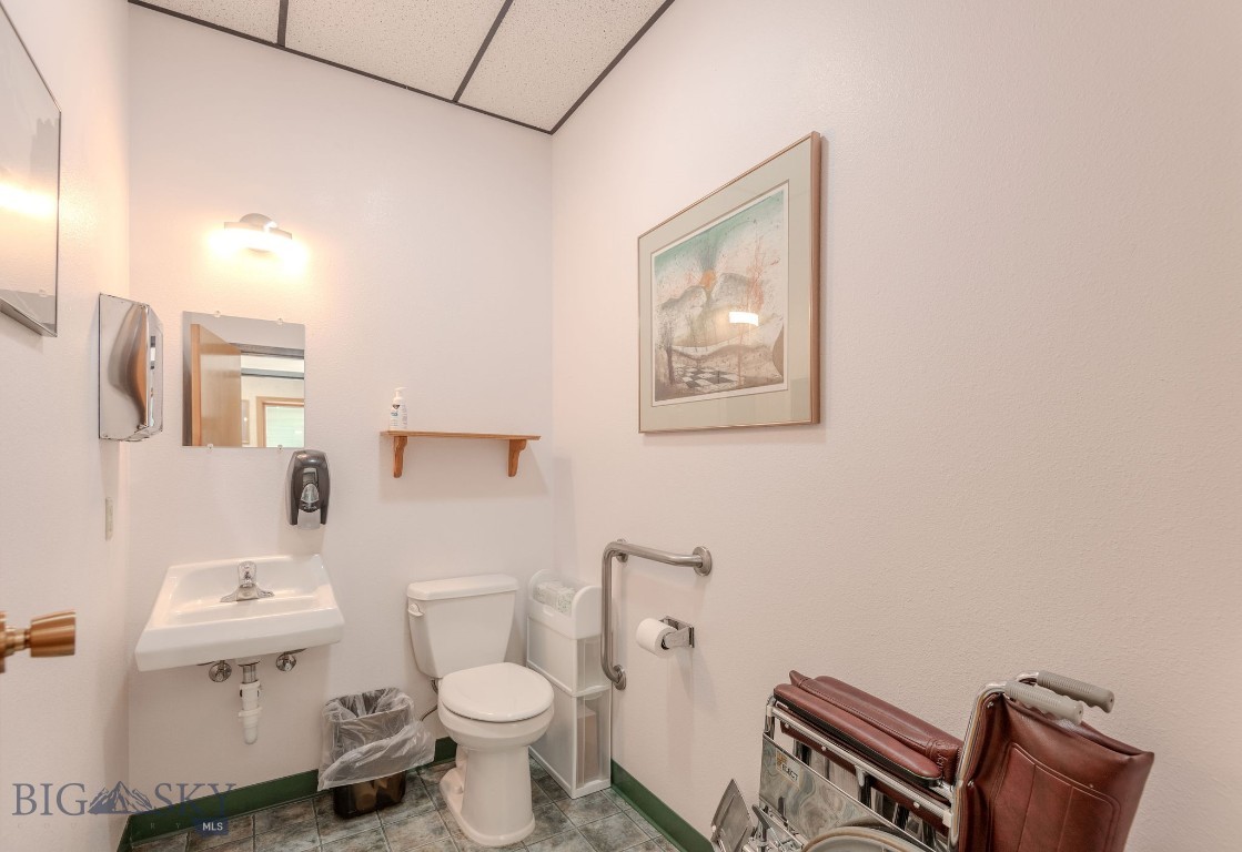 32 Medical Park Dr. Property Photo 25