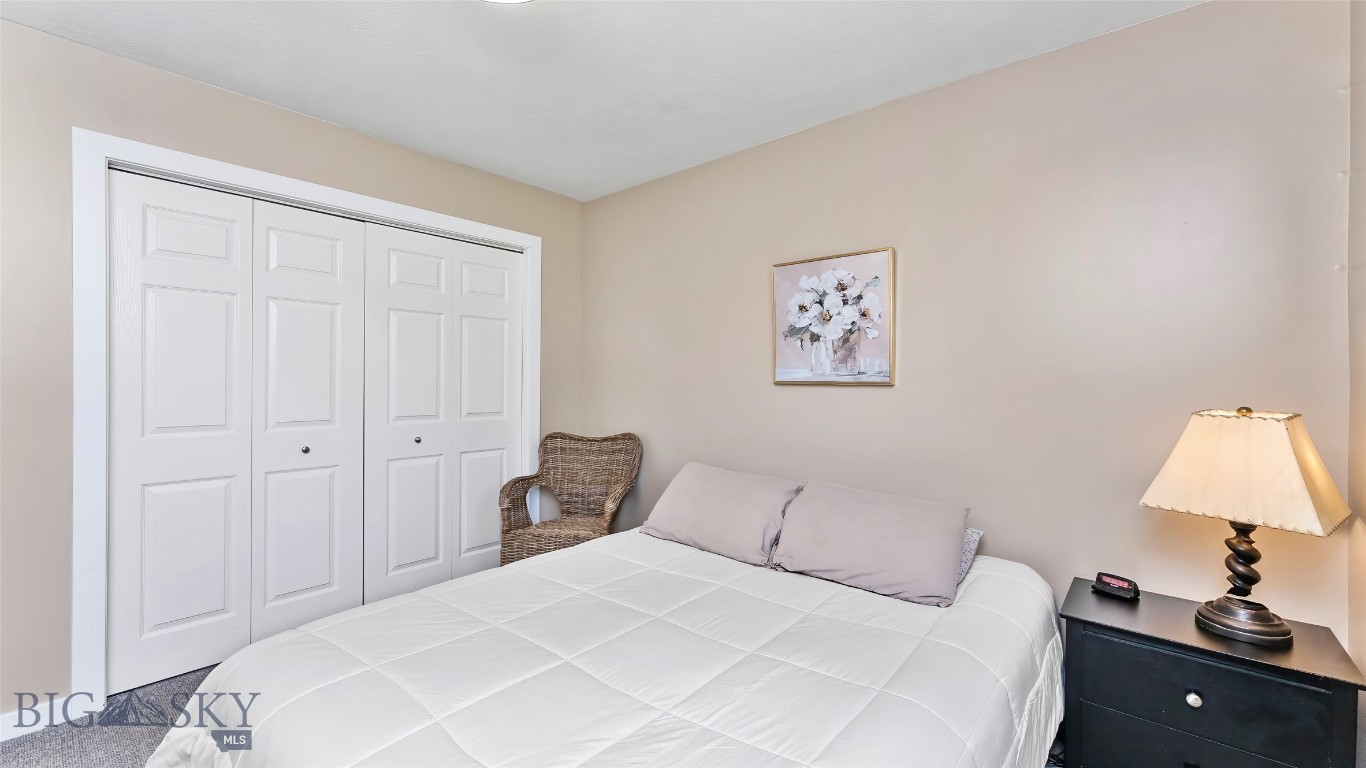 1008 E Missoula Property Photo 9