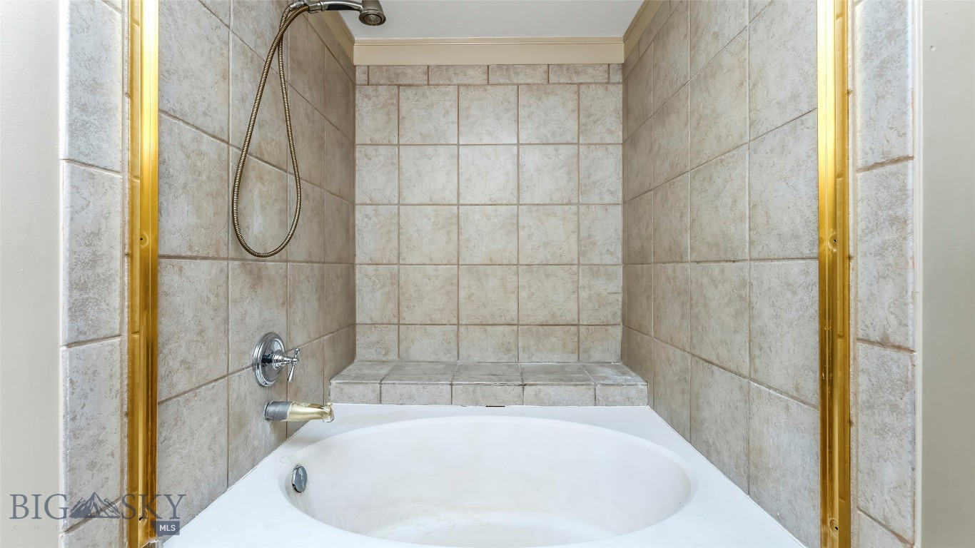 1008 E Missoula Property Photo 14