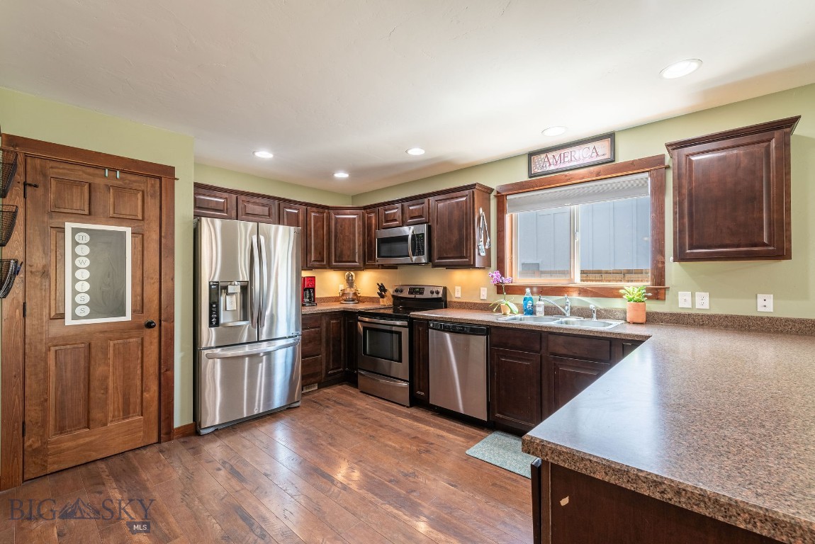 805 Nebula Street Property Photo 7