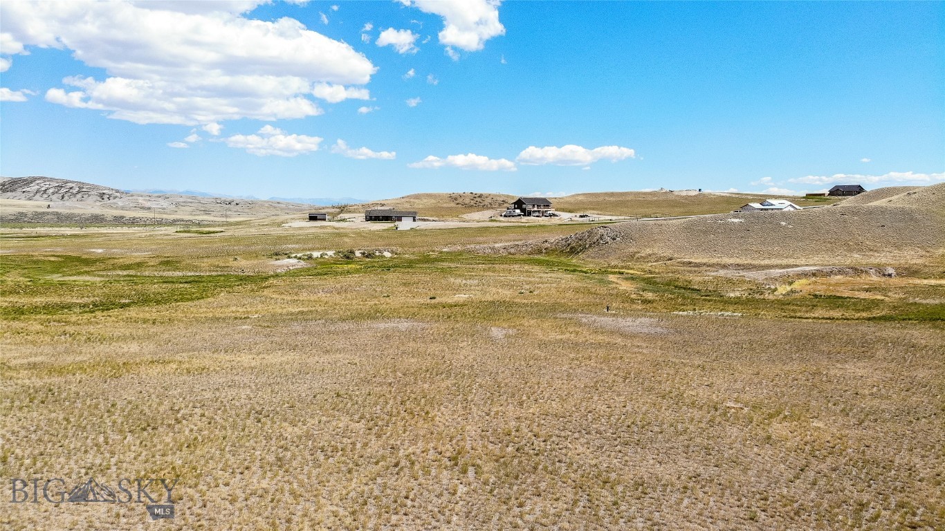 88 Wheatland Meadows Property Photo 11