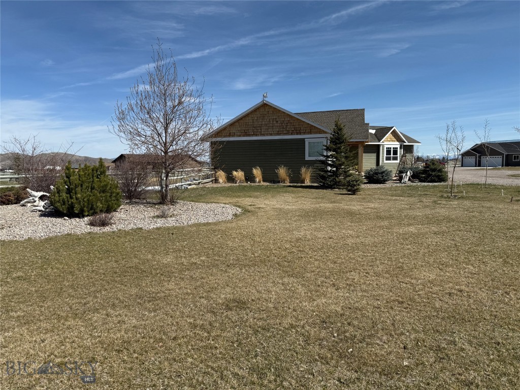270 Southwind Property Photo 6