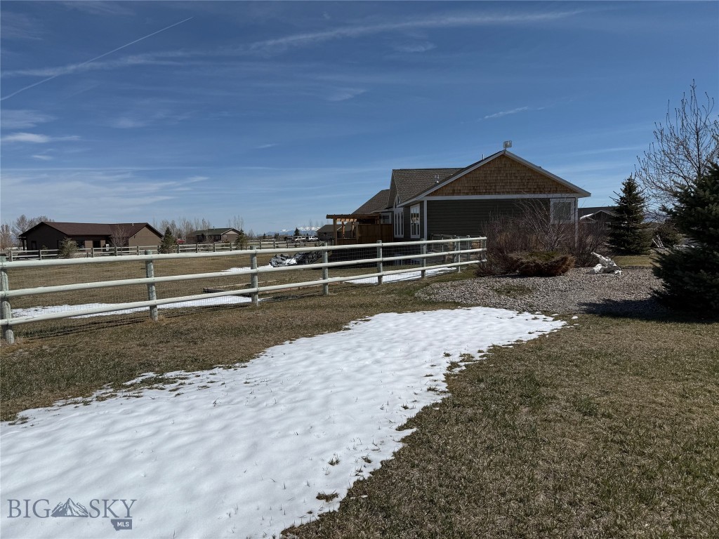 270 Southwind Property Photo 7