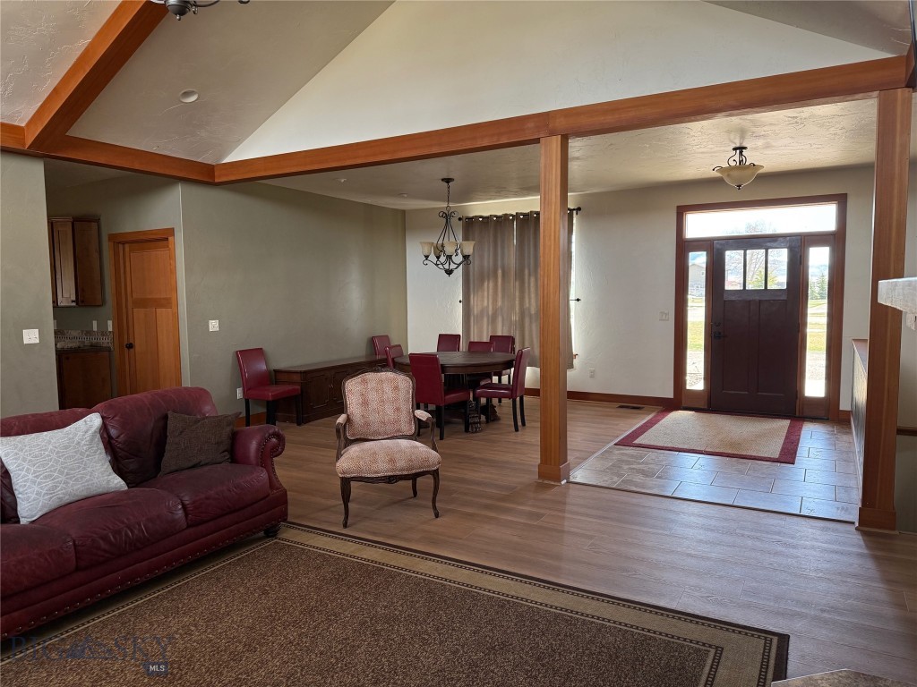 270 Southwind Property Photo 14
