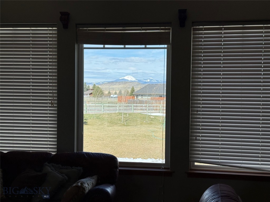 270 Southwind Property Photo 15
