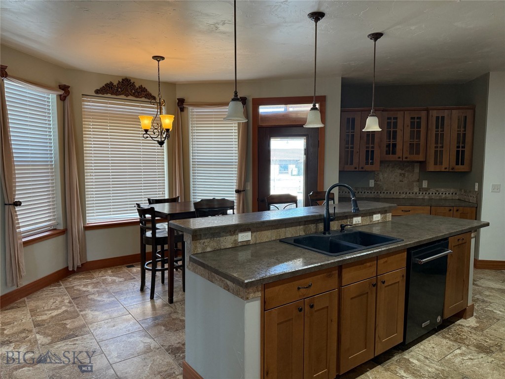 270 Southwind Property Photo 17