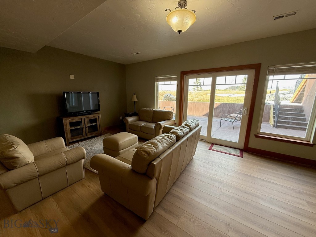 270 Southwind Property Photo 40