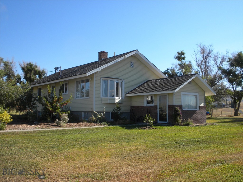 7 Robbins Lane Property Photo