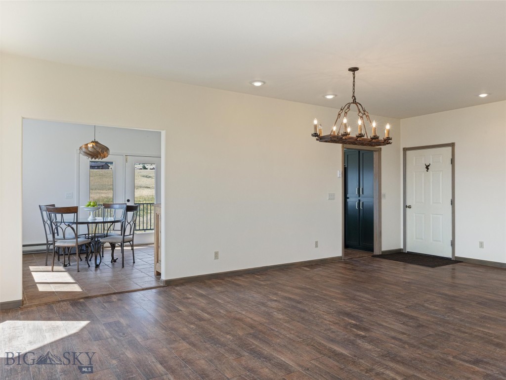 45 Wineglass Loop N Property Photo 3