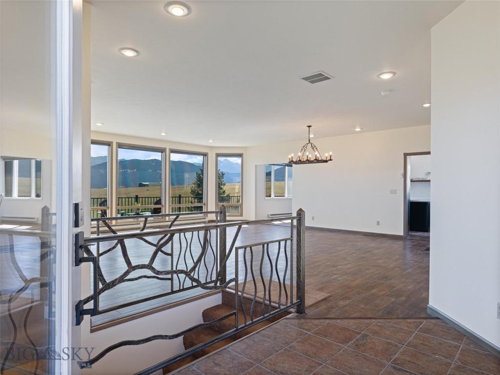 45 Wineglass Loop N Property Photo 5