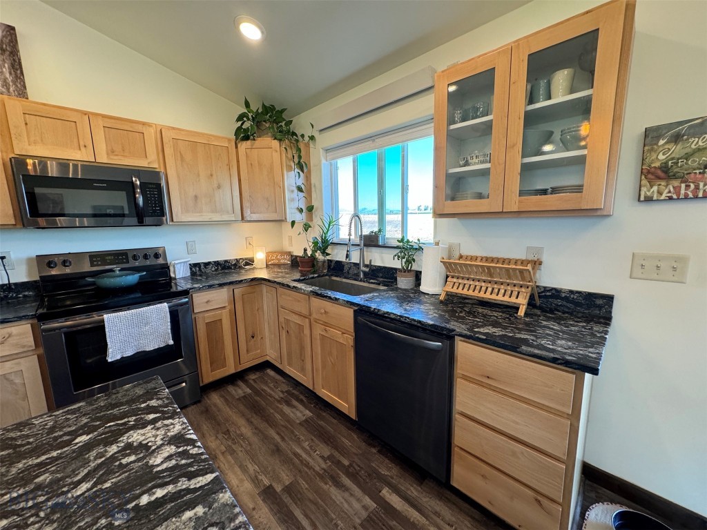 4 Fraker Property Photo 10
