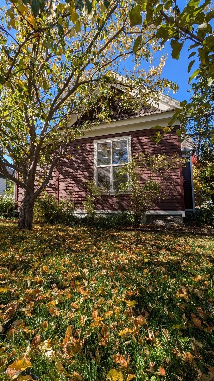 323 N Grand Avenue Property Photo 5