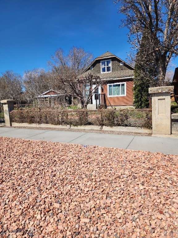 9 First Street E Property Photo 6