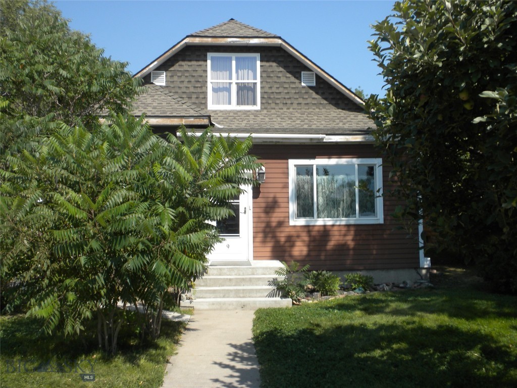 9 First Street E Property Photo 7