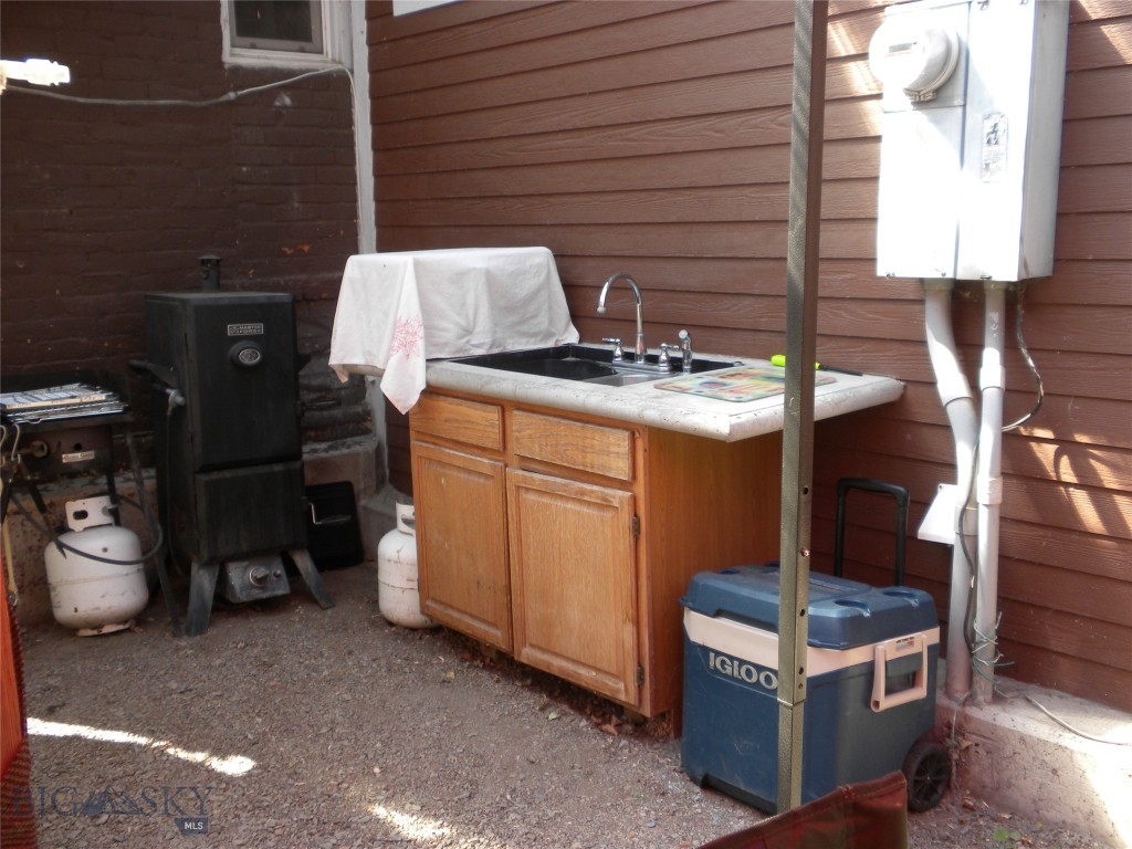 9 First Street E Property Photo 47