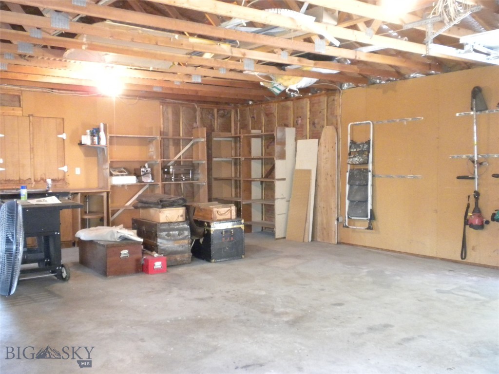 9 First Street E Property Photo 50
