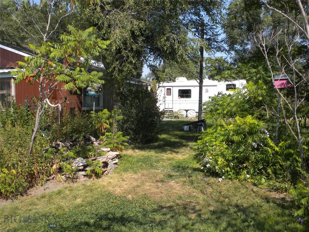 9 First Street E Property Photo 62