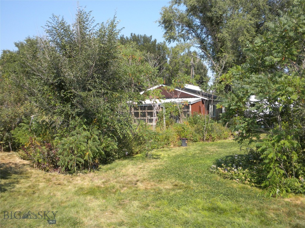9 First Street E Property Photo 63