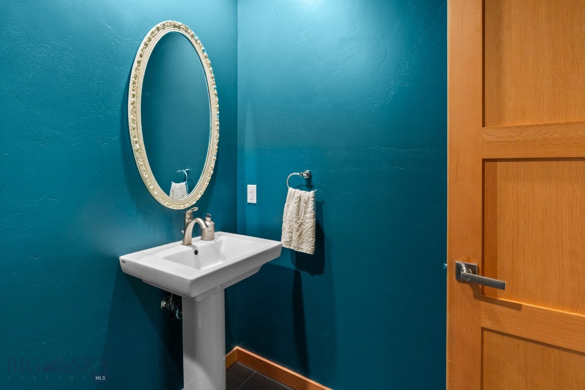 6061 Blackwood Road Property Photo 21