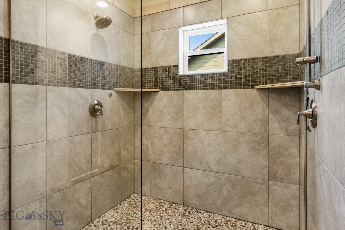 6061 Blackwood Road Property Photo 27