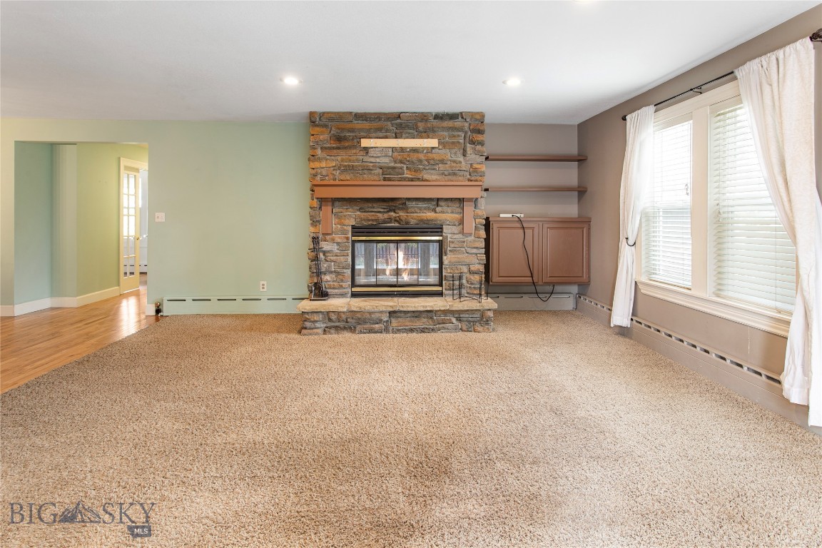 2926 Elizabeth Warren Property Photo 10