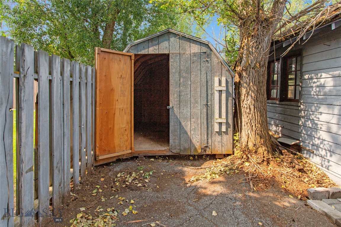 2926 Elizabeth Warren Property Photo 77
