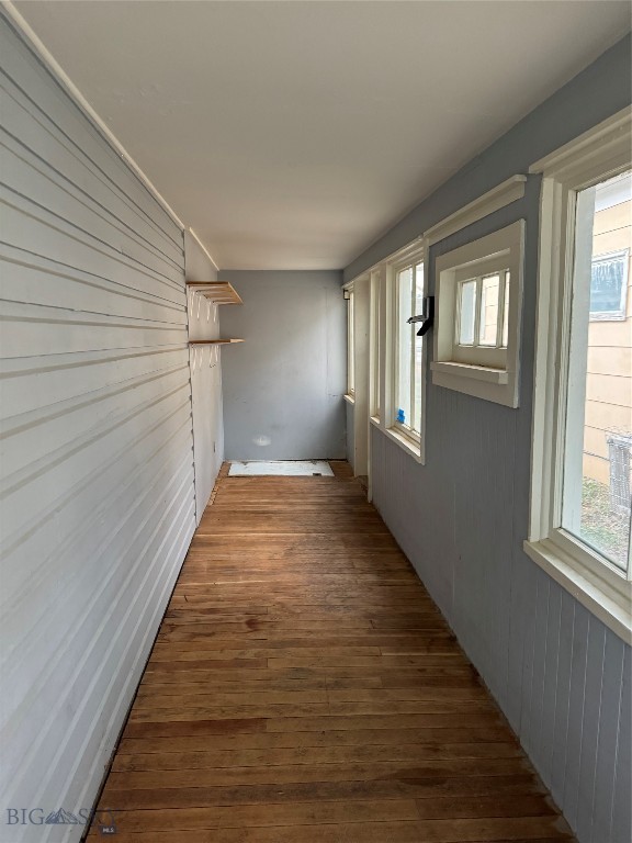 716 E 5th Property Photo 5